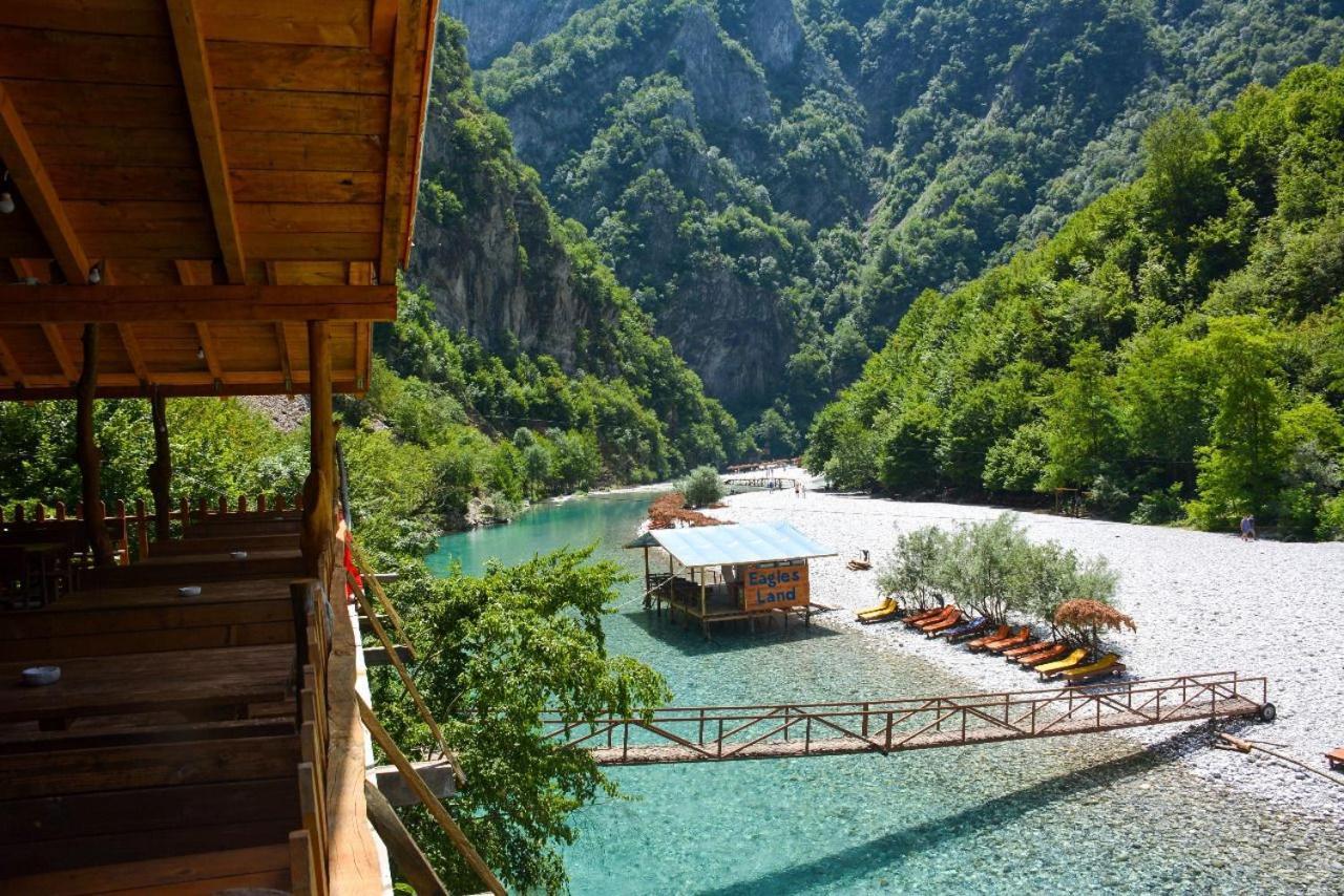 Отель Eagles Land Koman Экстерьер фото